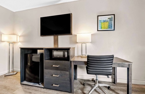 Southern Pines Hotel | SureStay Plus Hotel by Best Western Southern Pines Pinehurst