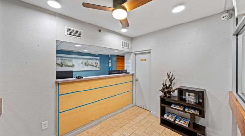 Northeast Virginia Beach Hotel | SureStay Studio by Best Western Virginia Beach Oceanfront
