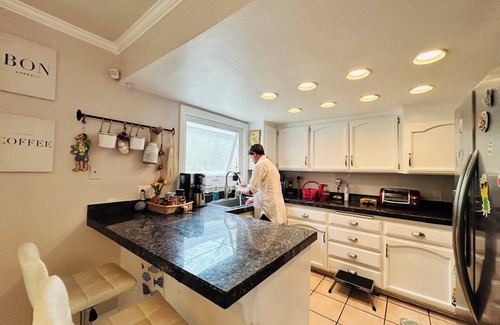 Huntington Beach Cottage | Surf Chalet - Awesome beautiful Gem by the beach in the Surf City
