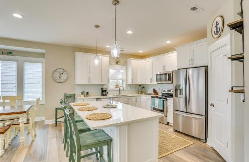 Surf City House | Surf City Home with Outdoor Shower Walk to Beach!