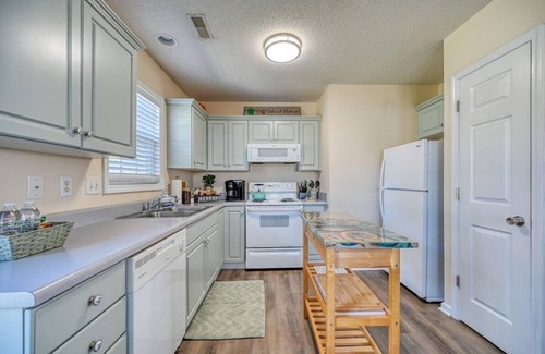 Hampstead House | Surf City Off Island Retreat! 2.5 mi to beach - Flexible booking days!