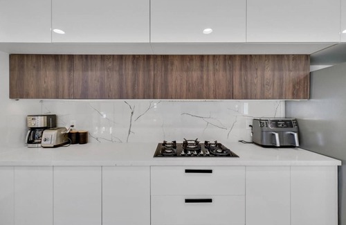 Huntington Beach Villa | Surf City Soiree modern Villa