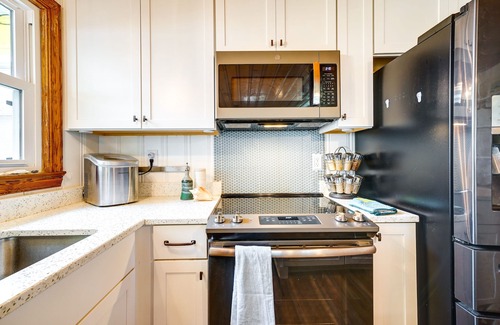 Surf City Cottage | Surf City Vacation Rental w/Hot Tub!