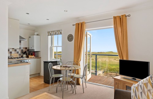 Penally Apartment | Surf Deck - Lovely Apartment, Spectacular Coastal Views, Short Walk to Beach