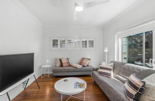 Thirroul House | Surf Haven Escape - Modern and Central in Thirroul