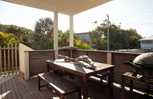 Boomerang Beach House | Surf-mist @ Boomerang