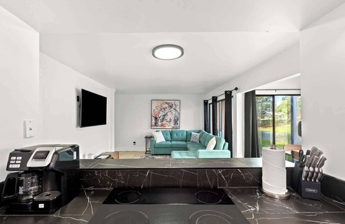 Destin Condo | Surf N Snooze-Central Destin-Pet Friendly