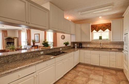 Silver Sands Beach Villa | Surf Song - Beachfront Home With Swimspa!