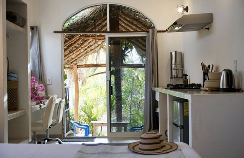 Emiliano Zapata Apartment | Surf Studio with Desk & Kitchen – Walk to Waves