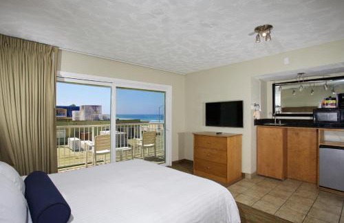 Pacific Beach Hotel | Surfer Beach Hotel