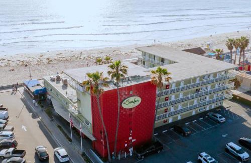 Pacific Beach Hotel | Surfer Beach Hotel