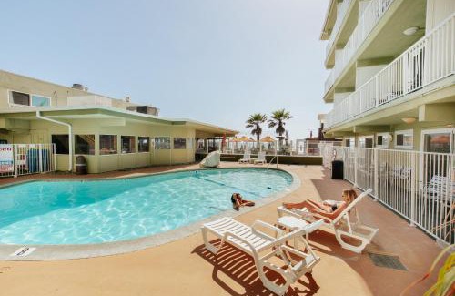 Pacific Beach Hotel | Surfer Beach Hotel