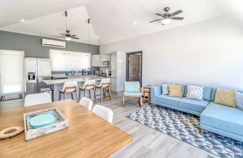 Avellanas Beach House | Surfer's Oasis: New Modern Villa & Saltwater Pool