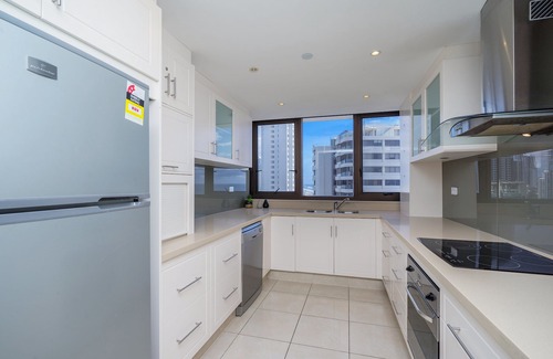 Surfers Paradise Apartment | Surfers Aquarius