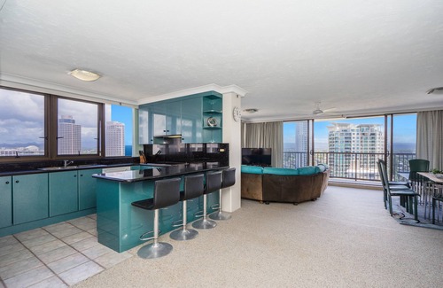 Surfers Paradise Apartment | Surfers Aquarius
