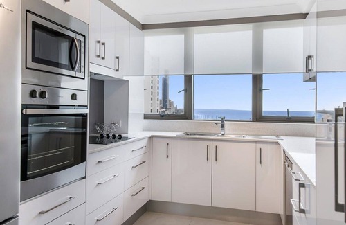 Surfers Paradise Apartment | Surfers Aquarius