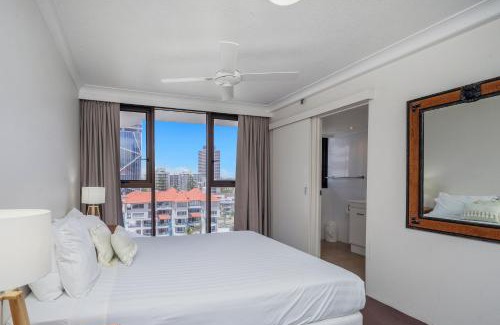 Surfers Paradise Apartment | Surfers Aquarius on the Beach