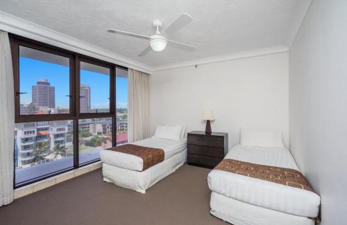 Surfers Paradise Apartment | Surfers Aquarius on the Beach