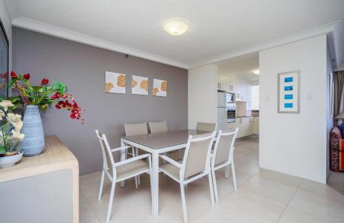 Surfers Paradise Apartment | Surfers Aquarius on the Beach
