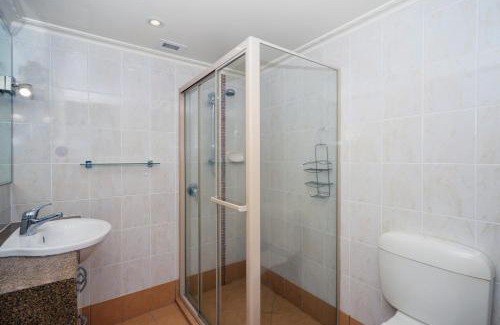Surfers Paradise Apartment | Surfers Aquarius on the Beach