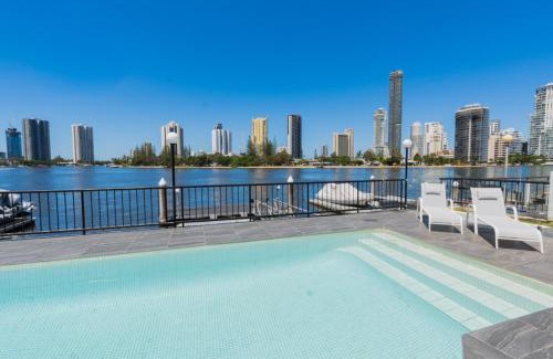 Surfers Paradise House | Surfers Paradise Waterfront Holiday Home - Private Pool and Dock