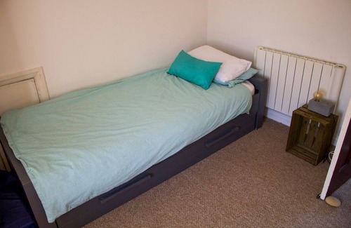 Cayton Villa | Surfers Retreat with Incredible Sea Views and 2 minute walk to the beach