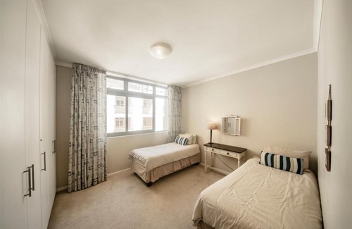Muizenberg Apartment | Surferscorner Self Catering Apartments