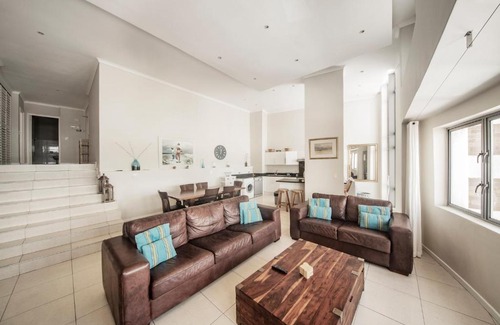 Muizenberg Apartment | Surferscorner Self Catering Apartments