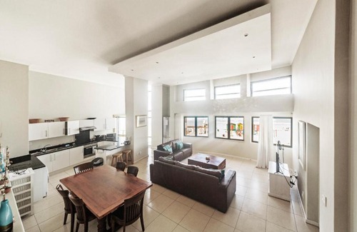 Muizenberg Apartment | Surferscorner Self Catering Apartments