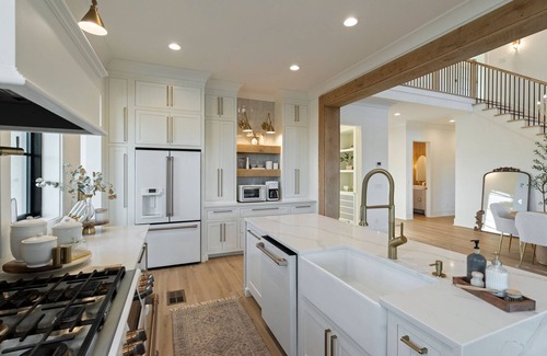 Houston House | Surfing on Smith Lake ~ family-friendly & pet friendly lakehouse with hot tub