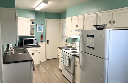 Dam Neck House | Surfside Beach Bungalow- spectacular views of Rudee Inlet!