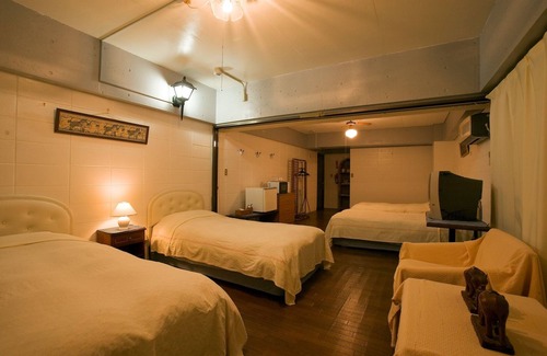 Onna Bed & Breakfast | Surfside Bed & Breakfast