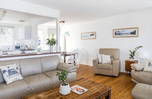 Narrawallee House | Surfside Cottage in Narrawallee