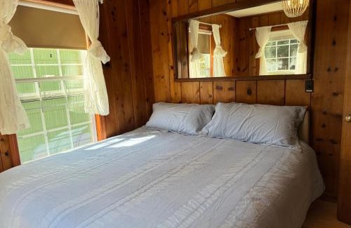 Seaside House | Surfside Cottage - Seaside Pets allowed