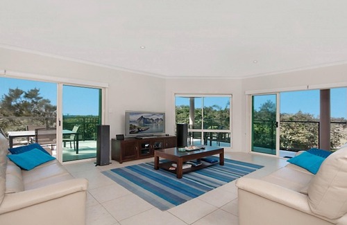 East Ballina House | Surfside - Executive style Townhouse Close to Shelly Beach