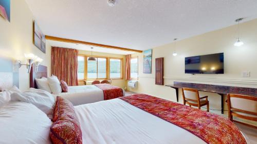 Lake George Hotel | Surfside On The Lake