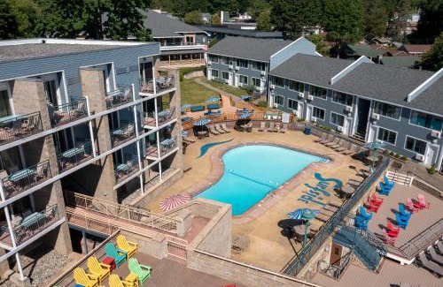 Lake George Hotel | Surfside On The Lake