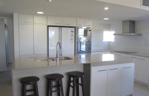 Currimundi Apartment | SURFSIDE ONE UNIT 1 - Located directly opposite Currimundi Lake, you won't find a better spot!