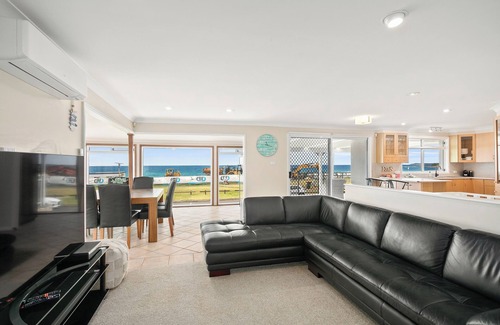 Warilla House | Surfside Solace - superb location