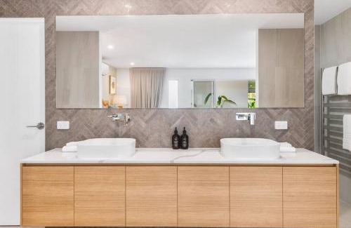 Sunshine Beach House | Surfside - Wake To The Waves Breaking