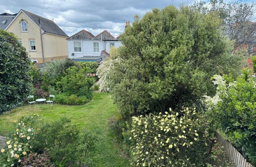 Seaview Cottage | Surprise Cottage, a hidden gem in the heart of the village, dog friendly