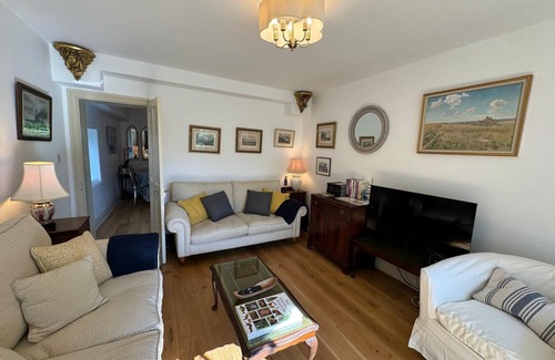 Seaview Cottage | Surprise Cottage, a hidden gem in the heart of the village, dog friendly