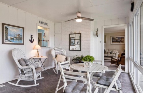 Newport House | Surrey Cottage