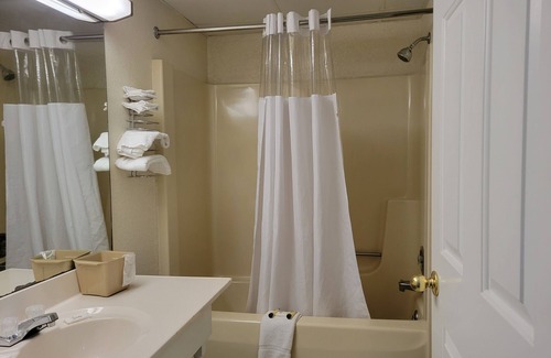 Ashland Hotel | Surrey Inn Ashland