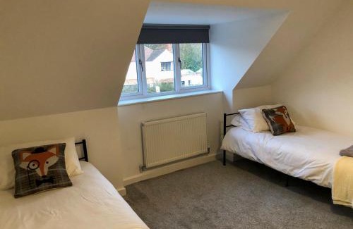 Runnymede Apartment | Surrey - Private House with Garden & Parking 13