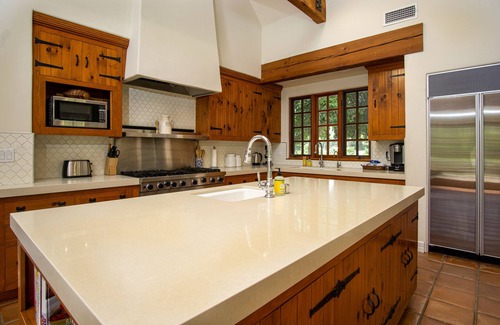 Ojai House | Surrounded by luxury & charm - on 5 acre citrus orchard - peaceful & private