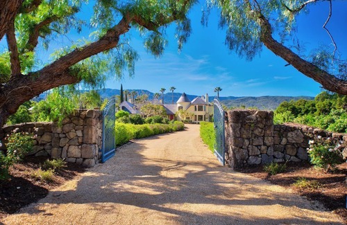 Ojai House | Surrounded by luxury & charm - on 5 acre citrus orchard - peaceful & private