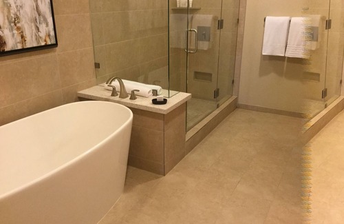 Truckee Resort | Surrounded by pine forests and mountains!
