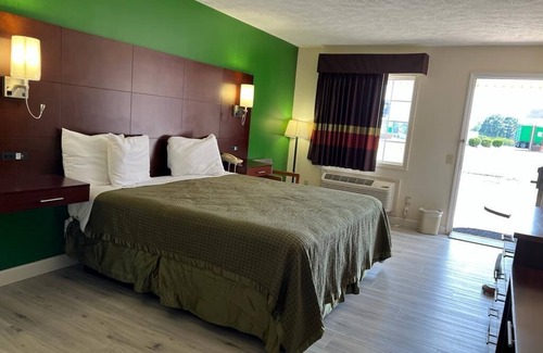 Dobson Hotel | Surry Inn