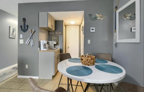 El Centro Beach House | Susie Q's Beach Retreat by Sand Seeker Vacations